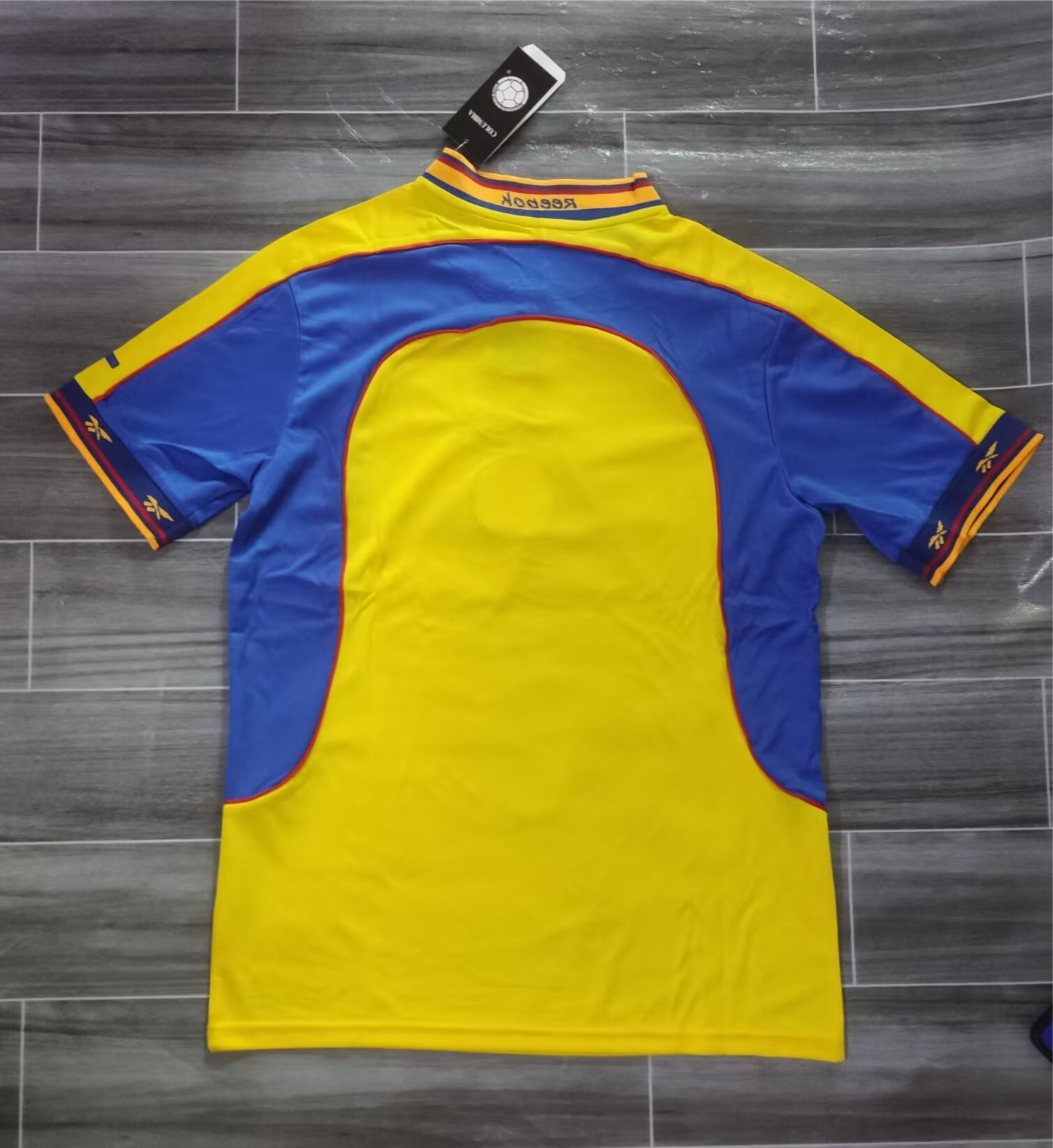 Colombia 2001 Retro Home
