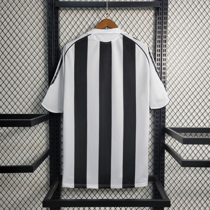 Newcastle United Retro Jersey 2004-06 Home
