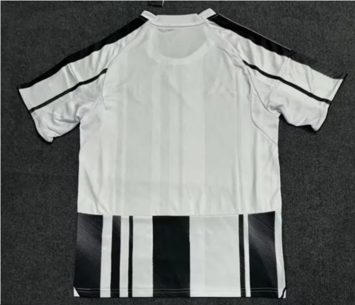 Juventus 24/25 Home Kit